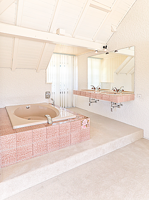 salle de bain fleurie
